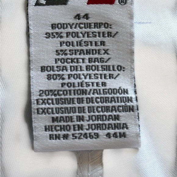 Russell Athletic White and Gray Flat Front Mens Shorts SZ 44 - Picture 5 of 14